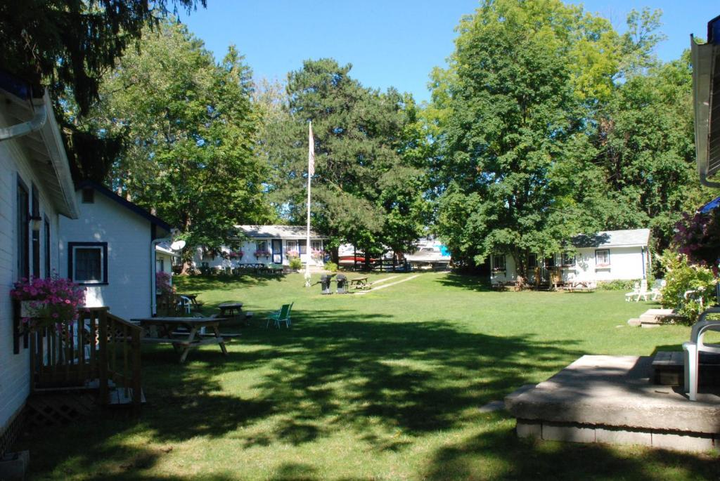 Bayfield River Cottage Colony Inc Bluewater Экстерьер фото